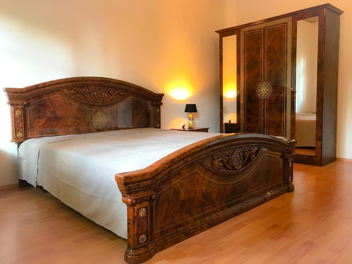 "Casa20200" 2 X Apartments Je 150Qm Fuer Business, Familien, Gruppen, Handwerker 15Min Von Berlin, Erdbeerhof, Outlet B5, 5Min Vom See Falkensee !! 2 Apartment Each 150Qm For Business , Families 15Min From Berlin!! Екстериор снимка