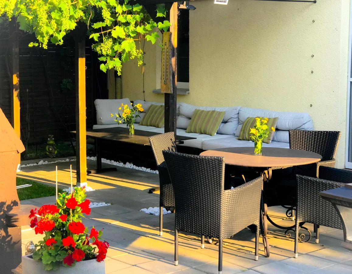 "Casa20200" 2 X Apartments Je 150Qm Fuer Business, Familien, Gruppen, Handwerker 15Min Von Berlin, Erdbeerhof, Outlet B5, 5Min Vom See Falkensee !! 2 Apartment Each 150Qm For Business , Families 15Min From Berlin!! Екстериор снимка