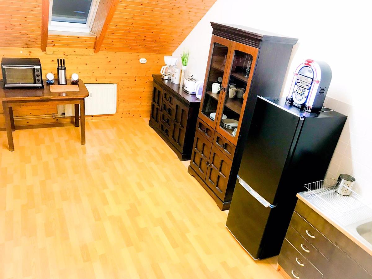 "Casa20200" 2 X Apartments Je 150Qm Fuer Business, Familien, Gruppen, Handwerker 15Min Von Berlin, Erdbeerhof, Outlet B5, 5Min Vom See Falkensee !! 2 Apartment Each 150Qm For Business , Families 15Min From Berlin!! Екстериор снимка