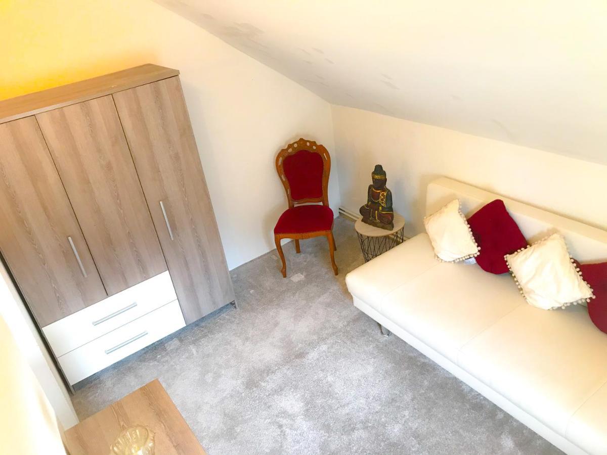 "Casa20200" 2 X Apartments Je 150Qm Fuer Business, Familien, Gruppen, Handwerker 15Min Von Berlin, Erdbeerhof, Outlet B5, 5Min Vom See Falkensee !! 2 Apartment Each 150Qm For Business , Families 15Min From Berlin!! Екстериор снимка